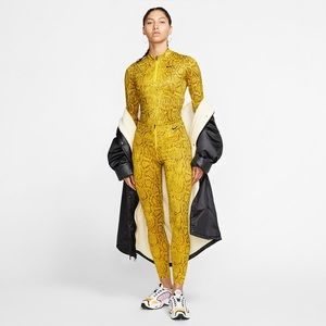 NWOT Nike yellow snakeprint set sz.Small